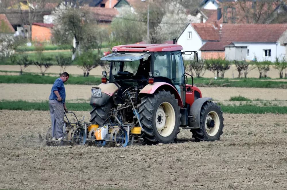 Krenula sjetva kukuruza u Požeštini: Idealni uvjeti na poljima, ali ratare brine suša i skupo gnojivo