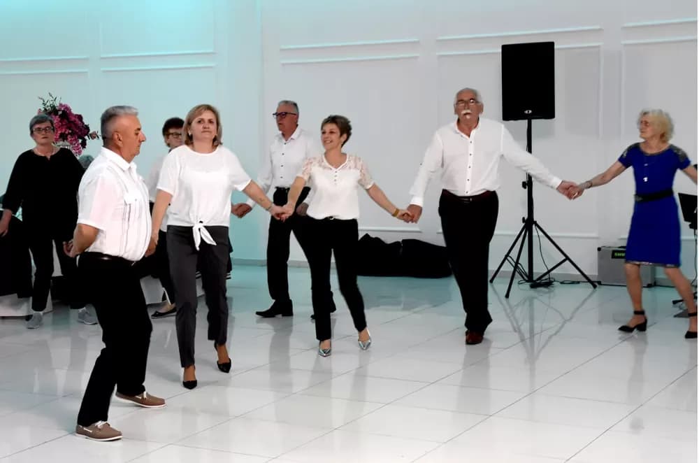 Plesna tradicija se nastavlja: Više od stotinu plesača ispunilo dvoranu Gloria