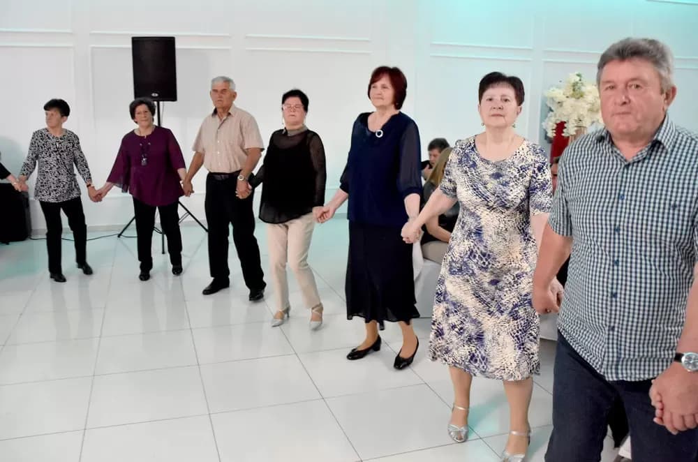 Plesna tradicija se nastavlja: Više od stotinu plesača ispunilo dvoranu Gloria