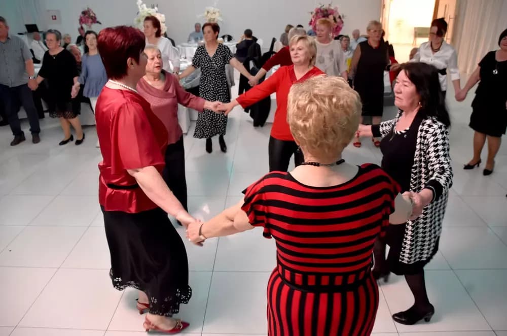 Plesna tradicija se nastavlja: Više od stotinu plesača ispunilo dvoranu Gloria