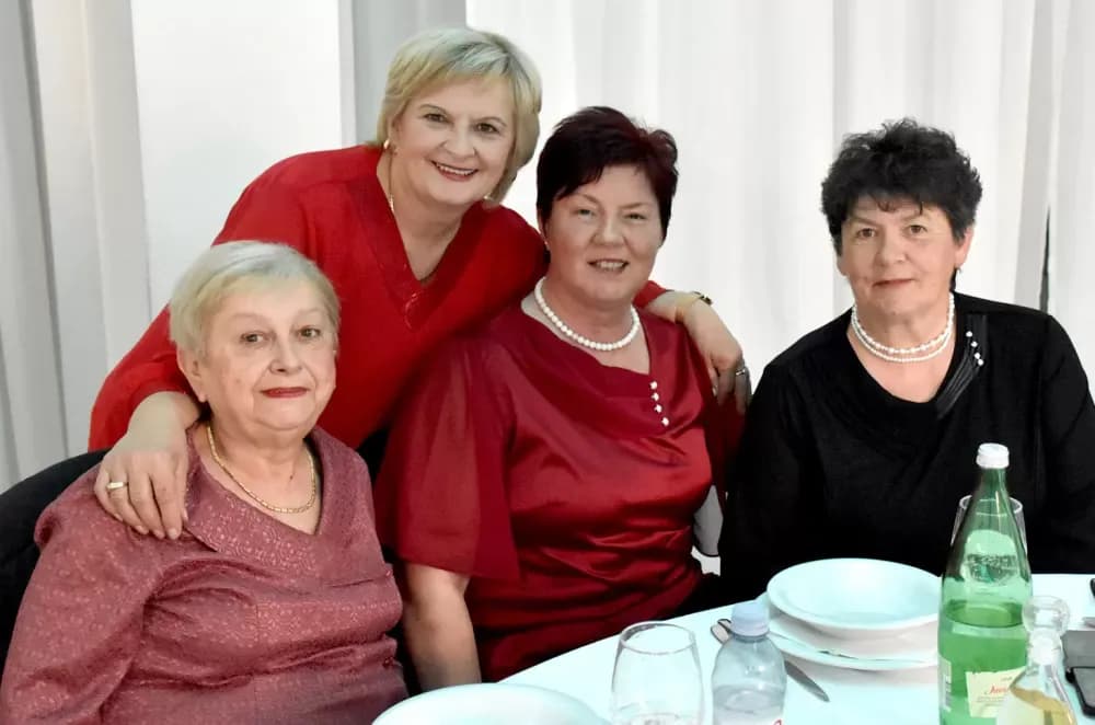 Plesna tradicija se nastavlja: Više od stotinu plesača ispunilo dvoranu Gloria