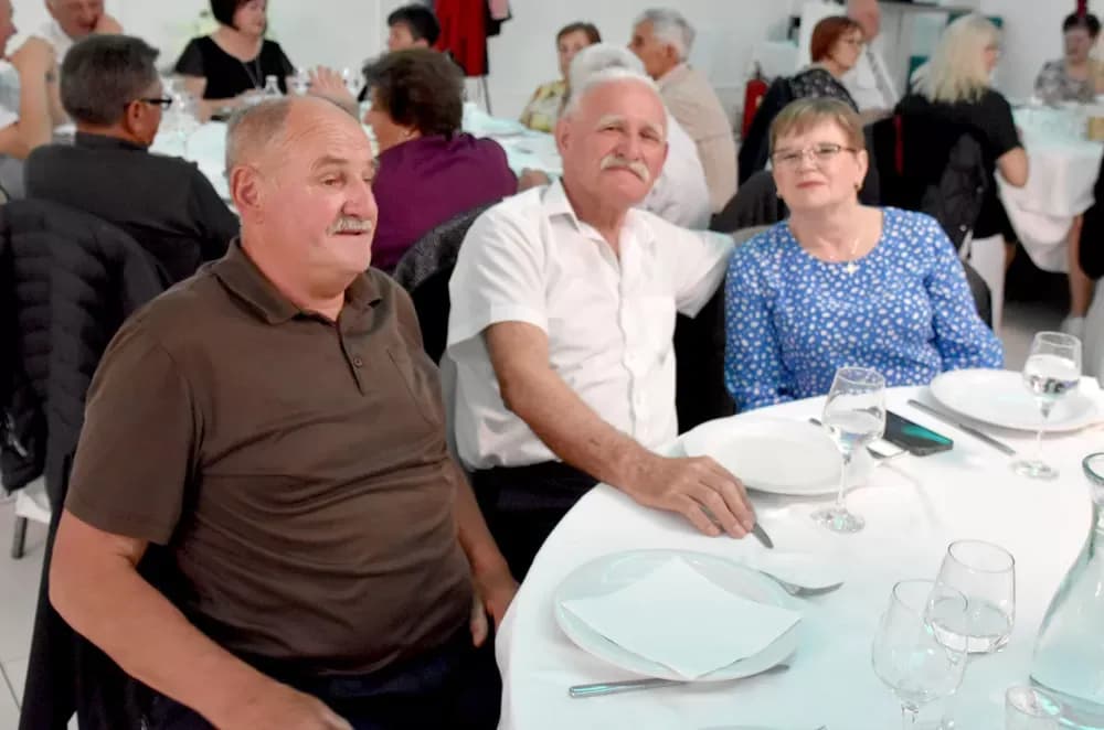 Plesna tradicija se nastavlja: Više od stotinu plesača ispunilo dvoranu Gloria