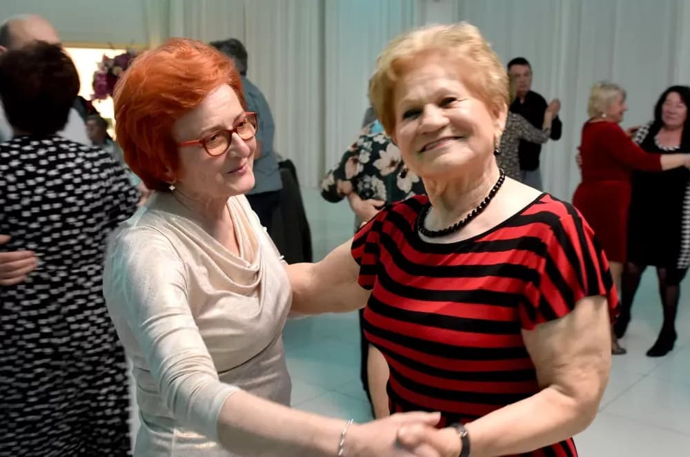 Plesna tradicija se nastavlja: Više od stotinu plesača ispunilo dvoranu Gloria