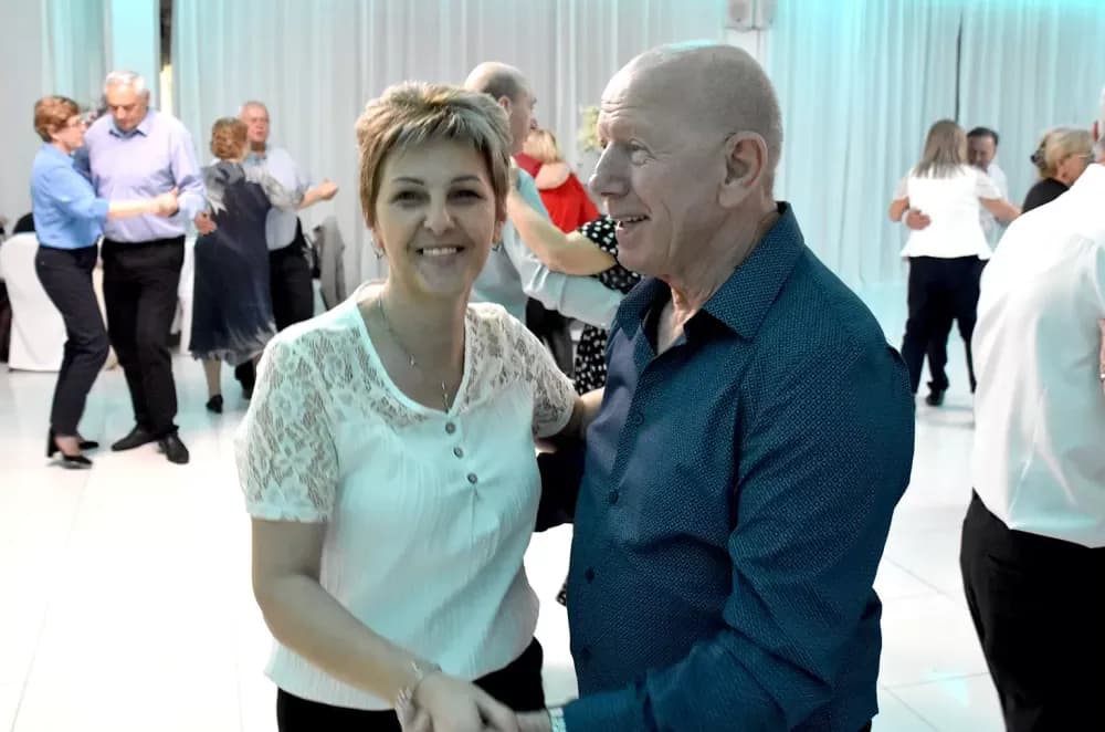 Plesna tradicija se nastavlja: Više od stotinu plesača ispunilo dvoranu Gloria