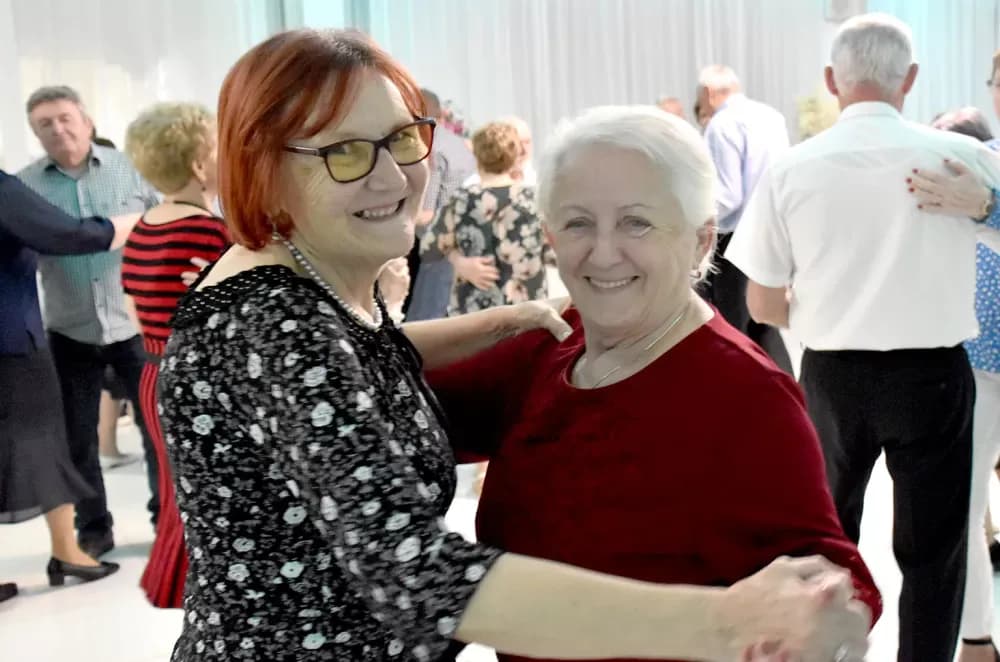 Plesna tradicija se nastavlja: Više od stotinu plesača ispunilo dvoranu Gloria