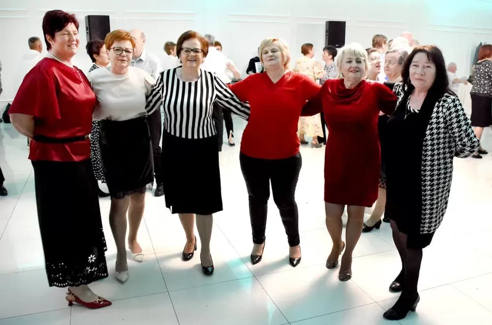 Plesna tradicija se nastavlja: Više od stotinu plesača ispunilo dvoranu Gloria