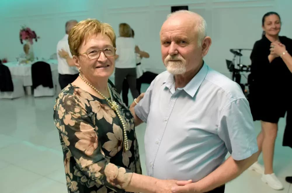 Plesna tradicija se nastavlja: Više od stotinu plesača ispunilo dvoranu Gloria