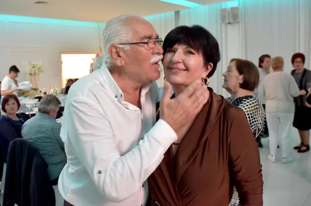 Plesna tradicija se nastavlja: Više od stotinu plesača ispunilo dvoranu Gloria