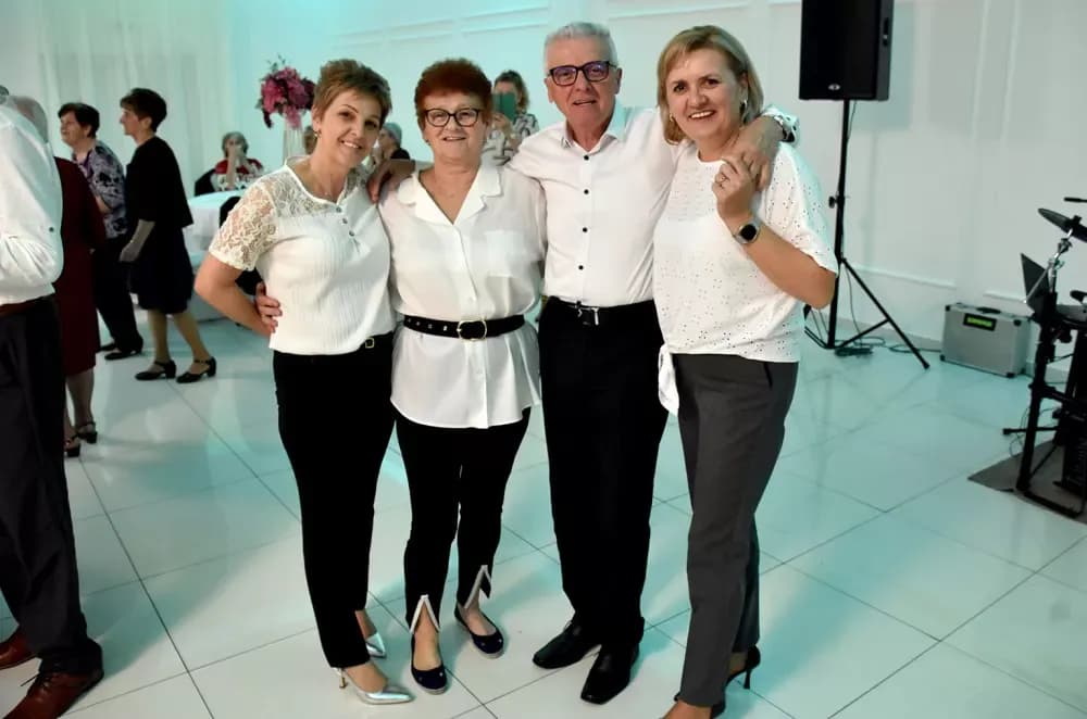 Plesna tradicija se nastavlja: Više od stotinu plesača ispunilo dvoranu Gloria