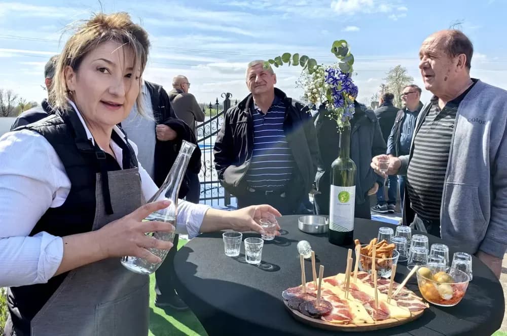 Vinski ambasadori u Bosanskoj Posavini: Članovi udruge „Vino-Kap“ posjetili vinarije Pajić i Babić