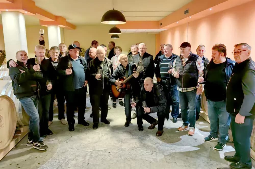 Vinski ambasadori u Bosanskoj Posavini: Članovi udruge „Vino-Kap“ posjetili vinarije Pajić i Babić