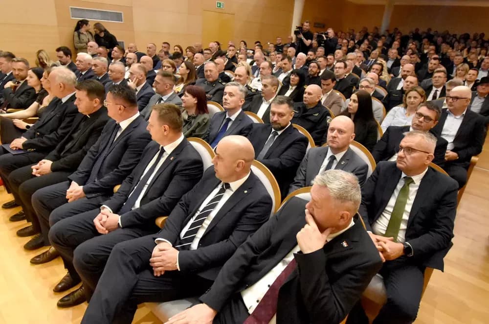 U svečanom ozračju i uz snažne poruke obilježen Dan Požeško-slavonske županije