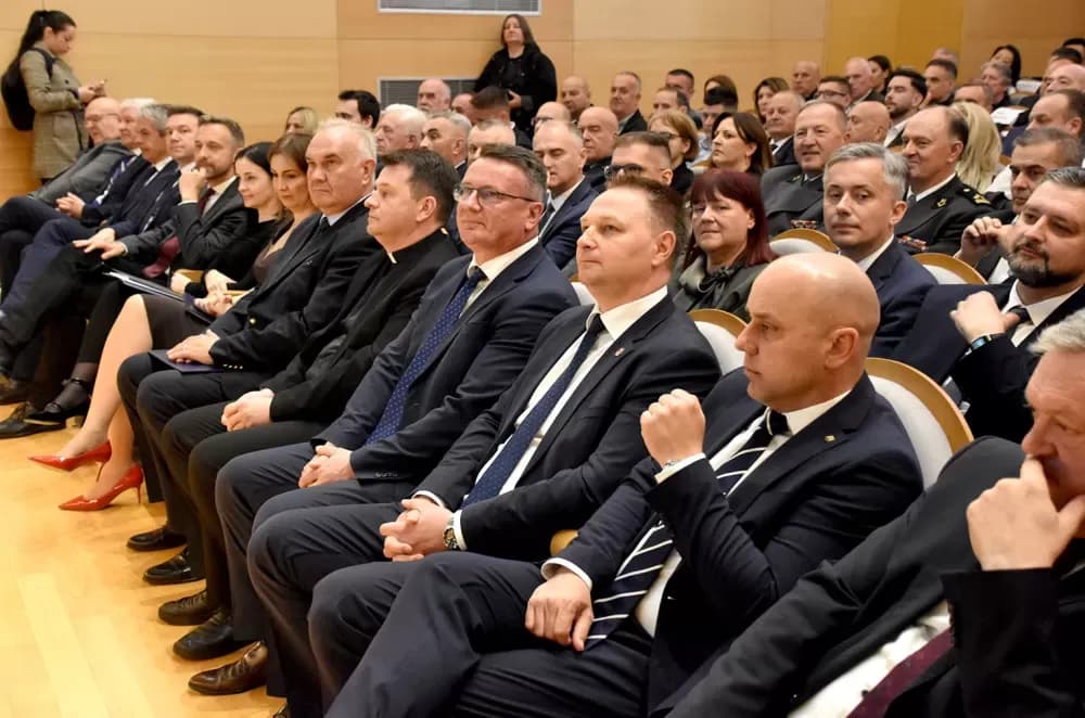 U svečanom ozračju i uz snažne poruke obilježen Dan Požeško-slavonske županije