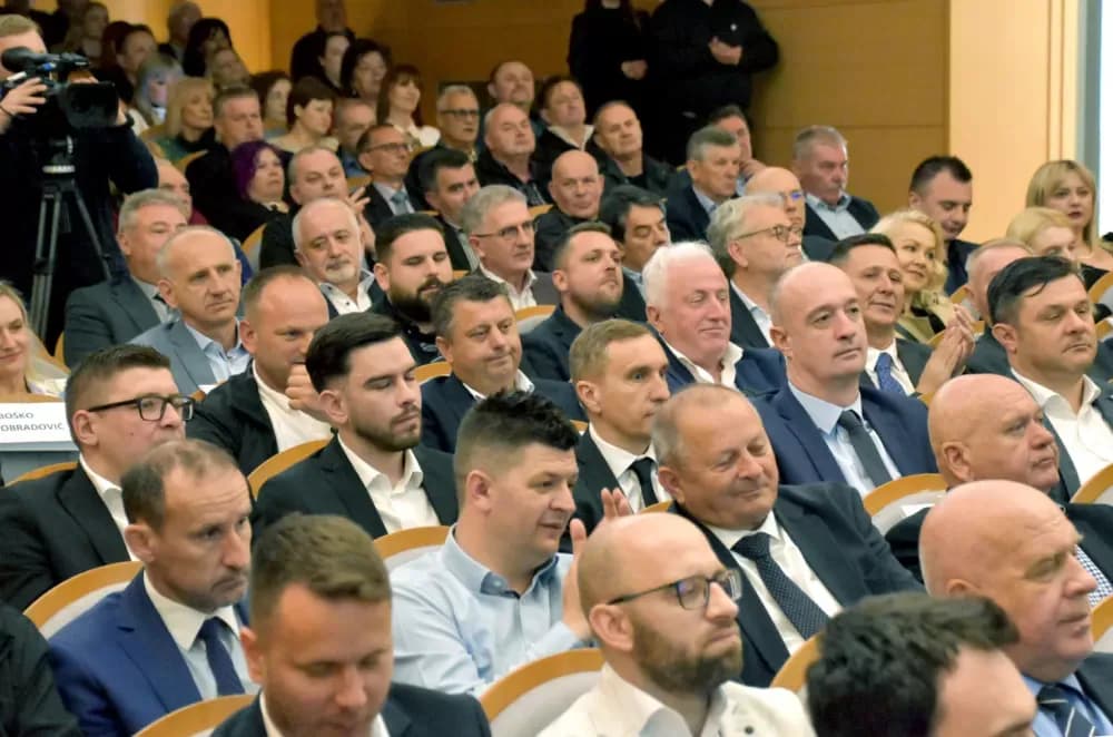 U svečanom ozračju i uz snažne poruke obilježen Dan Požeško-slavonske županije