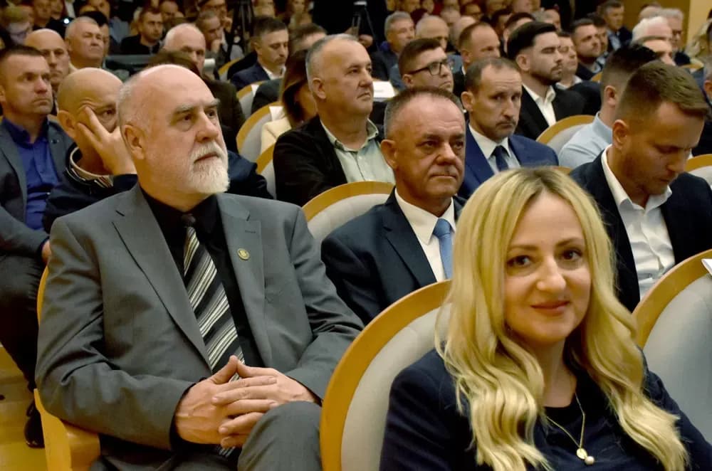 U svečanom ozračju i uz snažne poruke obilježen Dan Požeško-slavonske županije