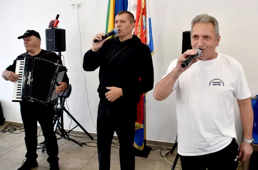 Umirovljenici Kaptola i brestovačke Orljave najbolji u pikadu