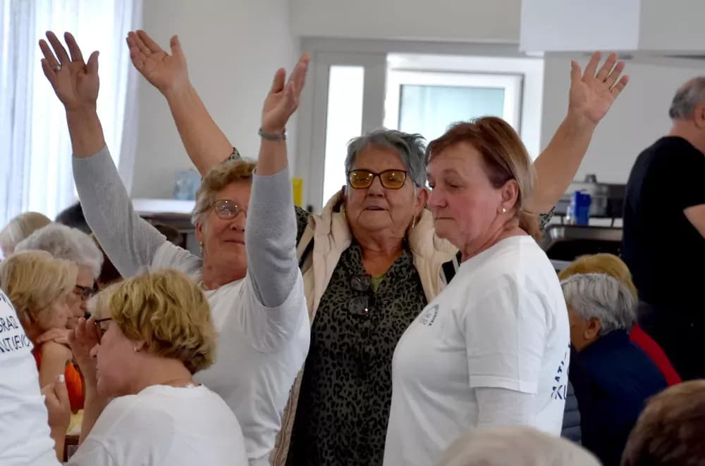Umirovljenici Kaptola i brestovačke Orljave najbolji u pikadu
