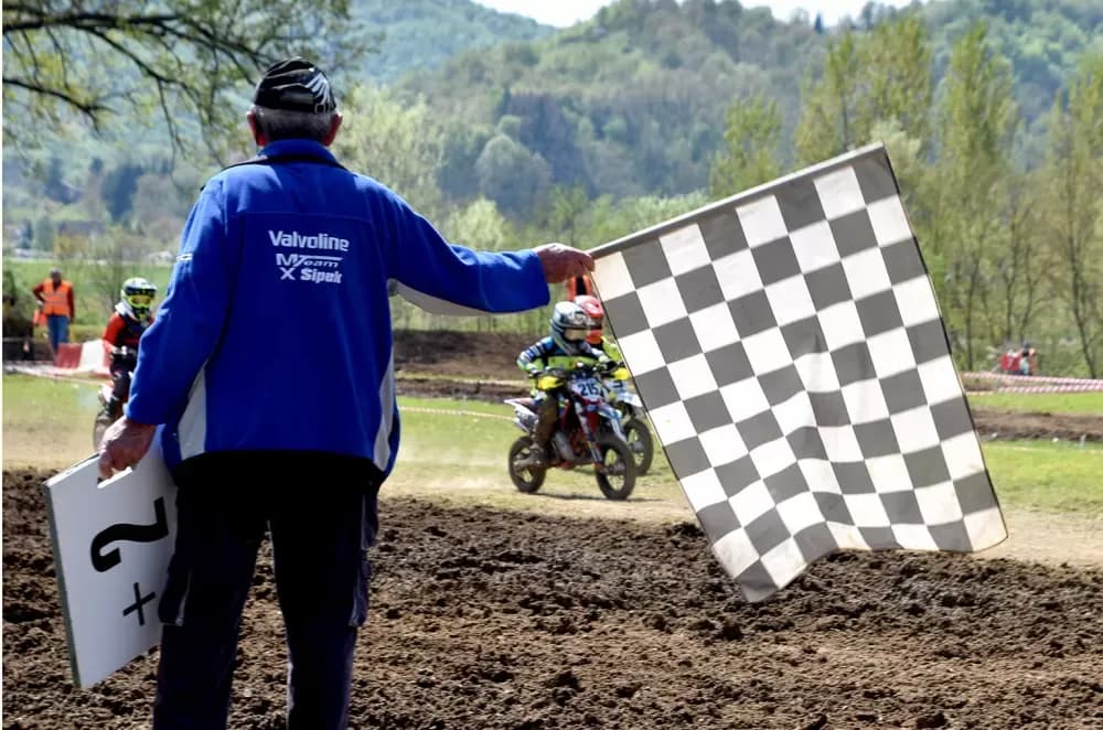 MOTOCROSS SPEKTAKL NA VILARAMA: Više od 150 vozača oduševilo brojnu publiku