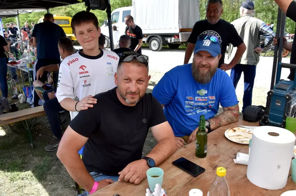 MOTOCROSS SPEKTAKL NA VILARAMA: Više od 150 vozača oduševilo brojnu publiku