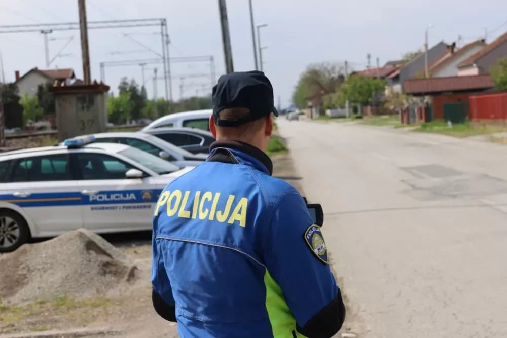 Fizički obračun u Jakšiću: Policajac izvan službe lakše ozlijedio 21-godišnjaka