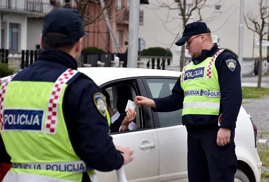 Policija otkrila 105 prekršaja u prometu: alkohol, brzina i zabrane upravljanja