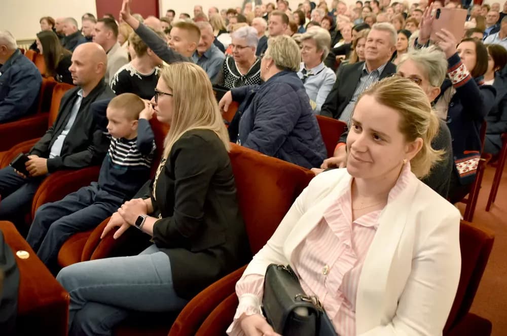 Glazbena čarolija u Požegi: Tamburaški spektakl Županijskog orkestra „Vallis Aurea“