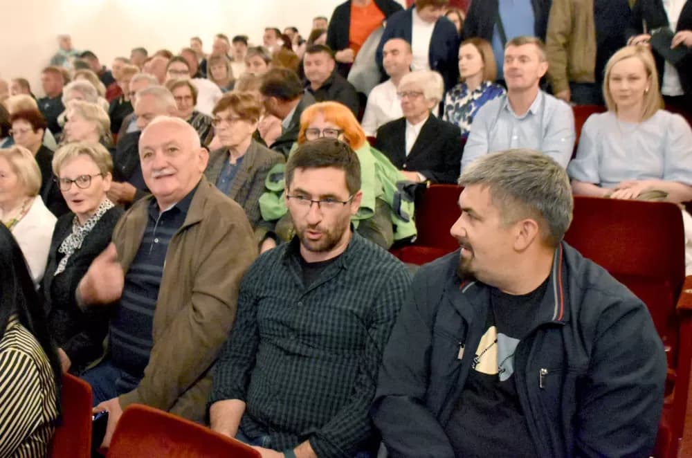 Glazbena čarolija u Požegi: Tamburaški spektakl Županijskog orkestra „Vallis Aurea“