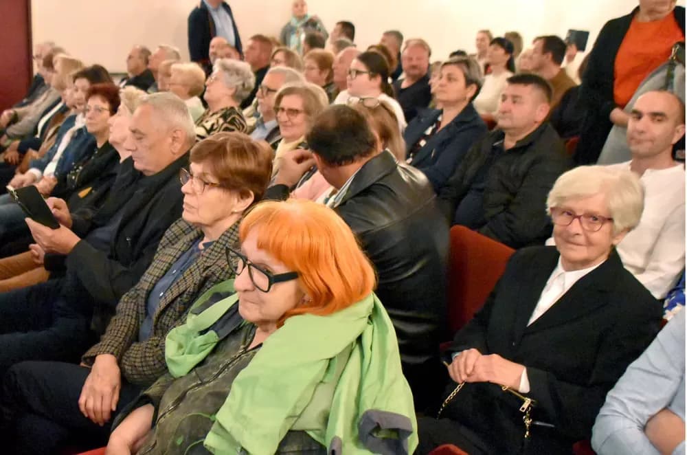Glazbena čarolija u Požegi: Tamburaški spektakl Županijskog orkestra „Vallis Aurea“