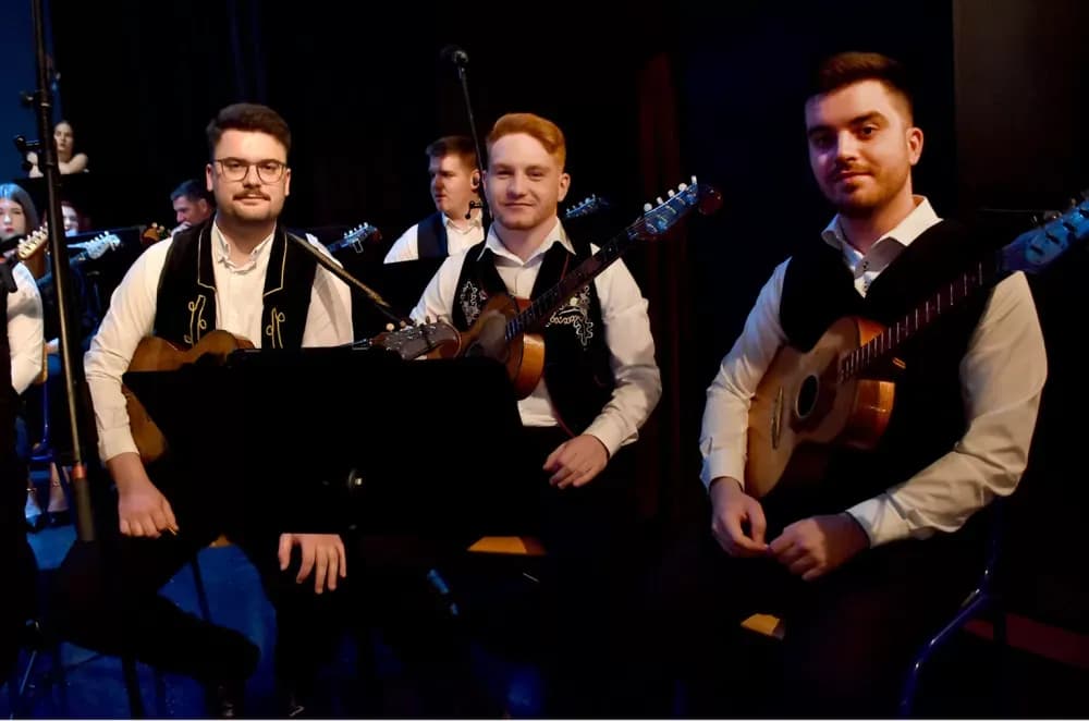 Glazbena čarolija u Požegi: Tamburaški spektakl Županijskog orkestra „Vallis Aurea“