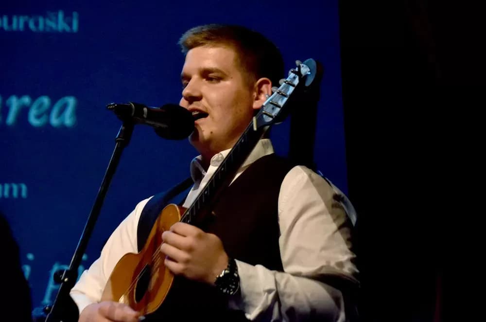 Glazbena čarolija u Požegi: Tamburaški spektakl Županijskog orkestra „Vallis Aurea“