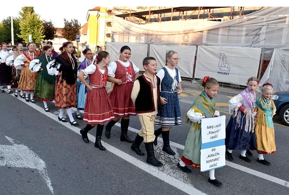 TRIJUMF TRADICIJE I ZAJEDNIŠTVA: HKUD „Slavonija“ iz Jakšića putuje na državnu smotru u Bjelovar!