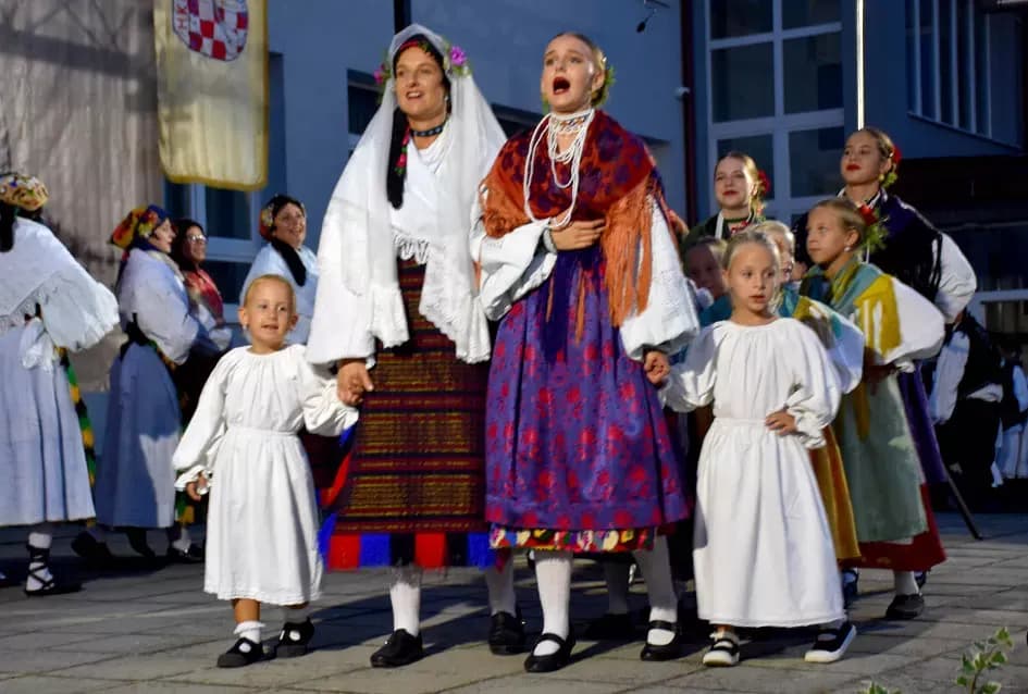 TRIJUMF TRADICIJE I ZAJEDNIŠTVA: HKUD „Slavonija“ iz Jakšića putuje na državnu smotru u Bjelovar!