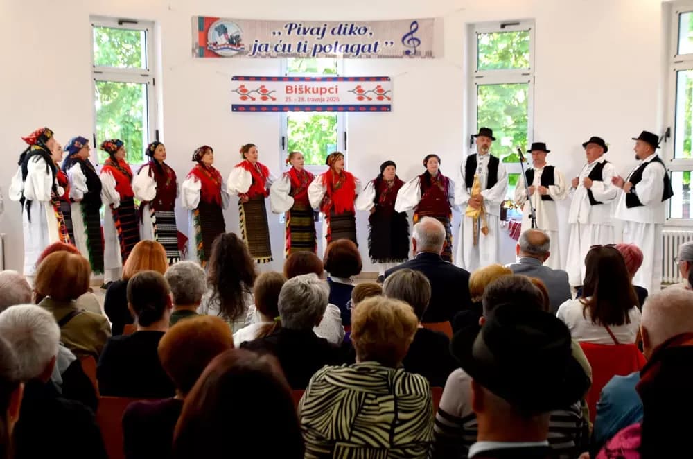 Biškupci odjekivali tradicijom: Održan 11. susret pjevačkih skupina „Pivaj diko, ja ću ti polagat“