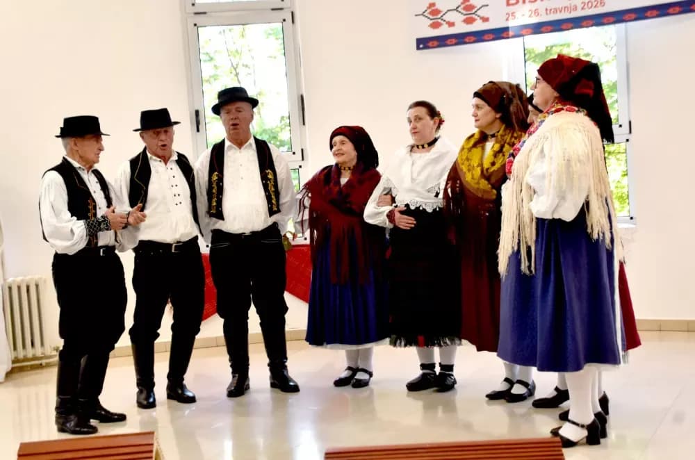 Biškupci odjekivali tradicijom: Održan 11. susret pjevačkih skupina „Pivaj diko, ja ću ti polagat“