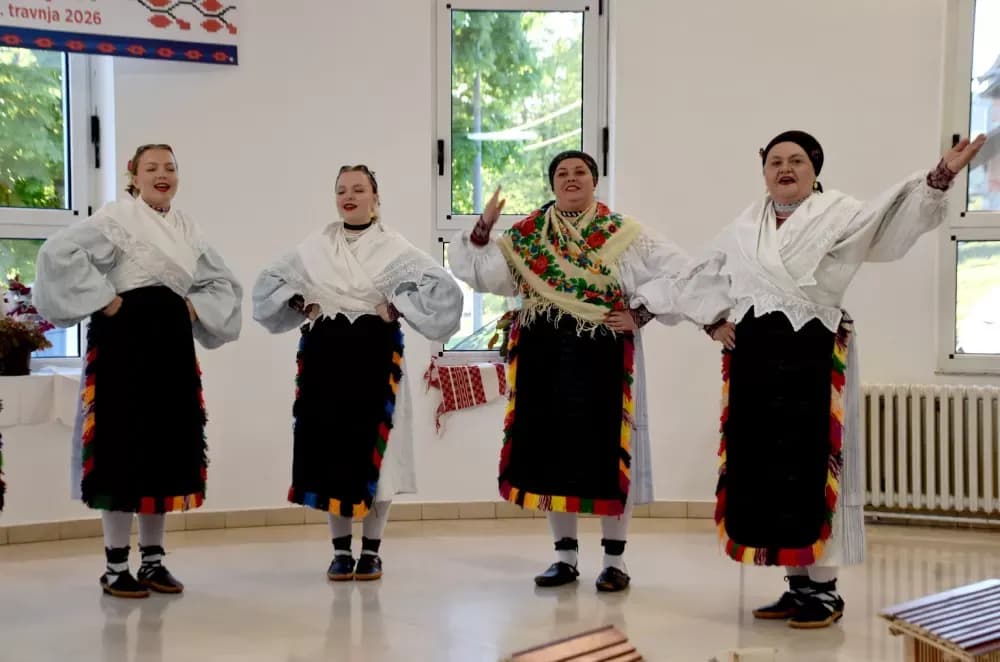 Biškupci odjekivali tradicijom: Održan 11. susret pjevačkih skupina „Pivaj diko, ja ću ti polagat“