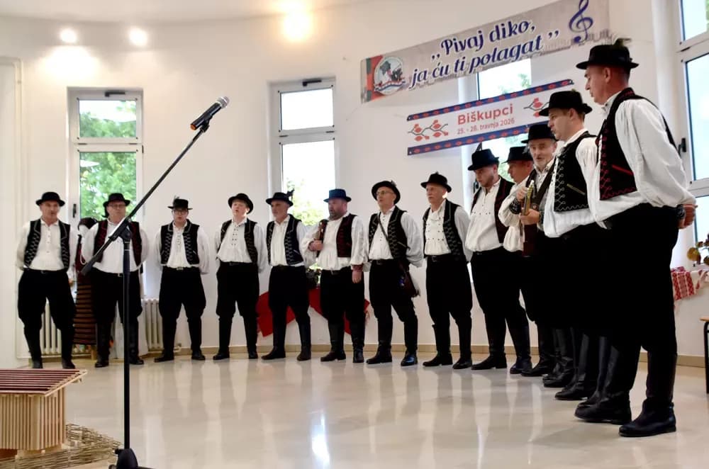 Biškupci odjekivali tradicijom: Održan 11. susret pjevačkih skupina „Pivaj diko, ja ću ti polagat“