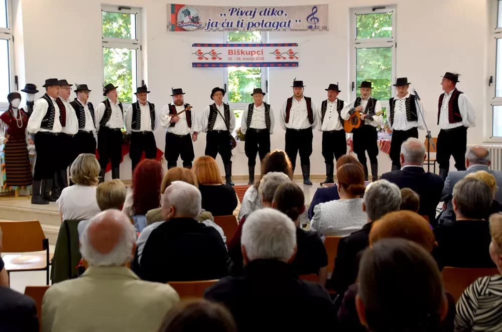Biškupci odjekivali tradicijom: Održan 11. susret pjevačkih skupina „Pivaj diko, ja ću ti polagat“