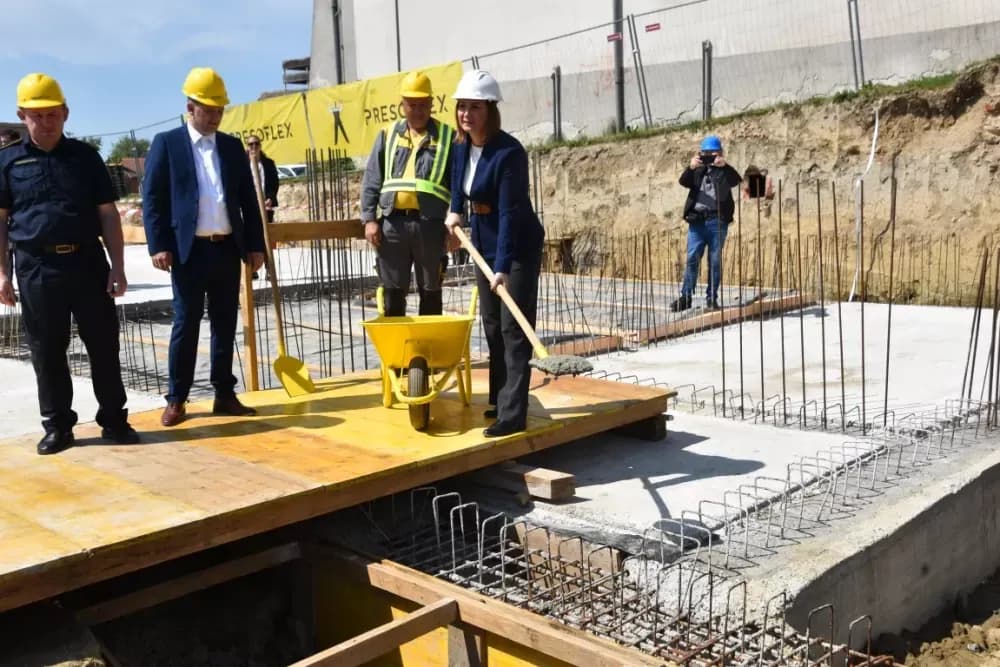 Lončarević nastavio gdje je Pavičić stao: Počela gradnja vatrogasnog spremišta