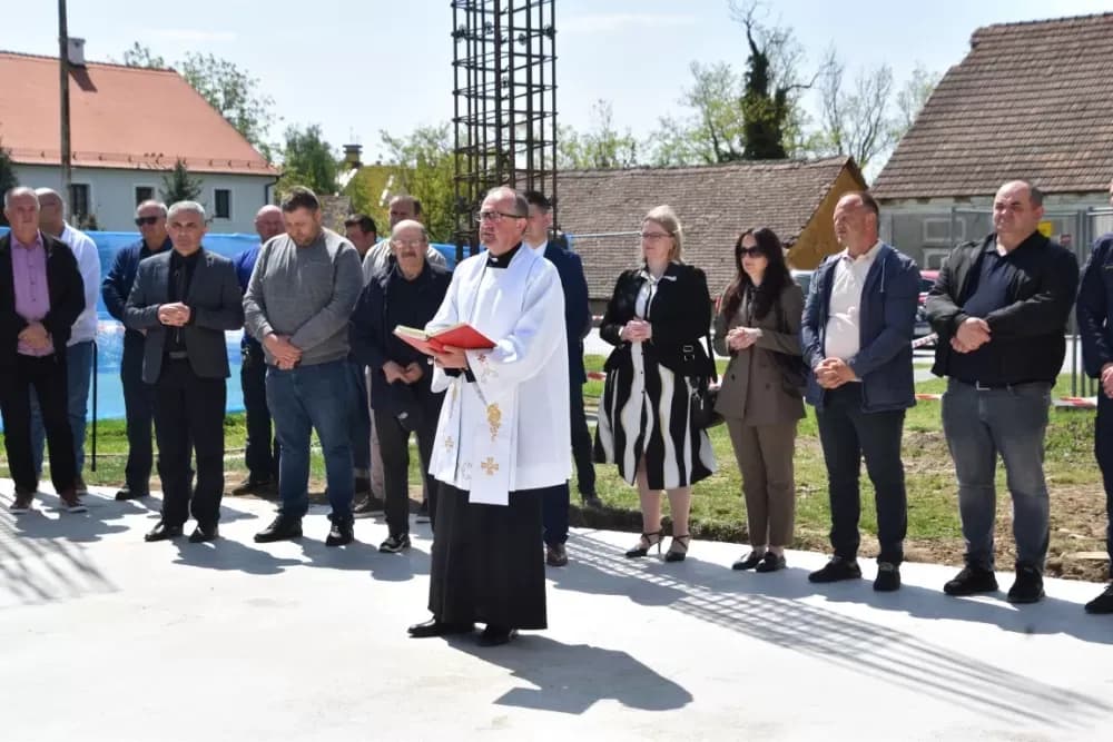 Lončarević nastavio gdje je Pavičić stao: Počela gradnja vatrogasnog spremišta