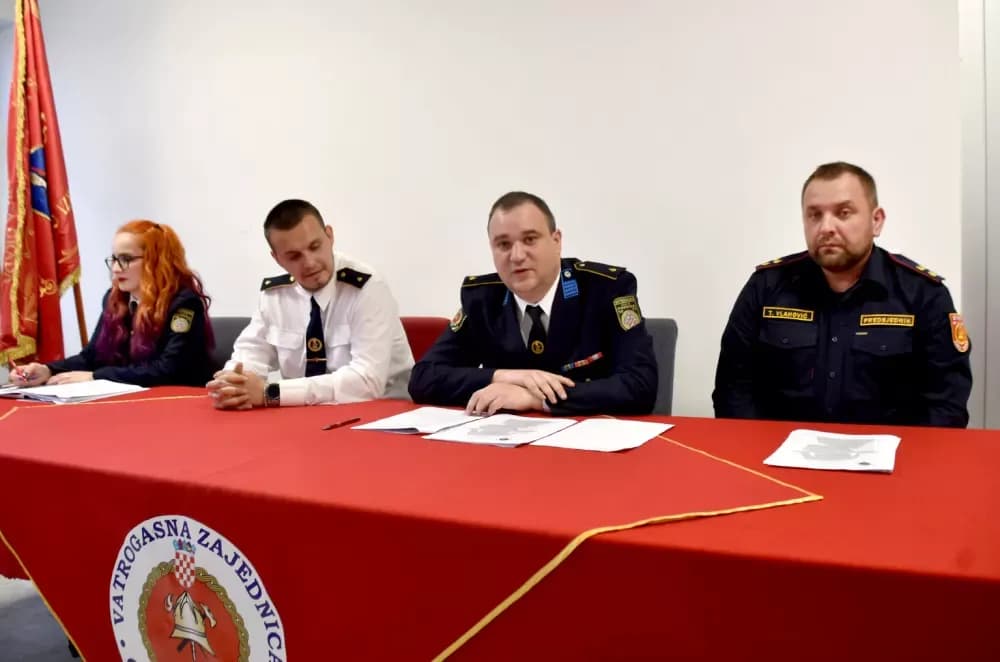 POVJERENJE STAROM VODSTVU: Sebastijan Galiot i Dalibor Hrunka i dalje na čelu Vatrogasne zajednice Grada Požege