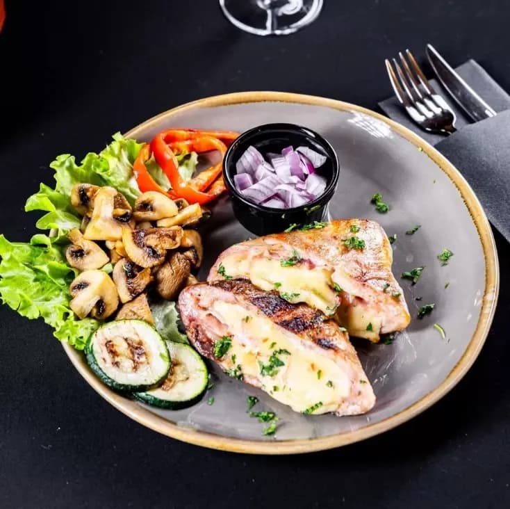 Otvorena terasa koja mijenja jutra u Požegi: Kava, brunch i slavonski doručak