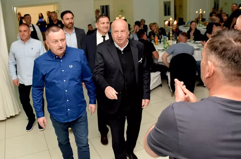 Plava noć uz navijačke uspješnice razveselila stotine Dinamovaca