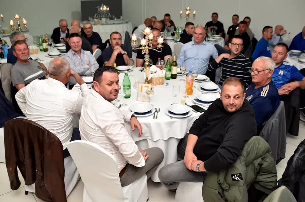 Plava noć uz navijačke uspješnice razveselila stotine Dinamovaca