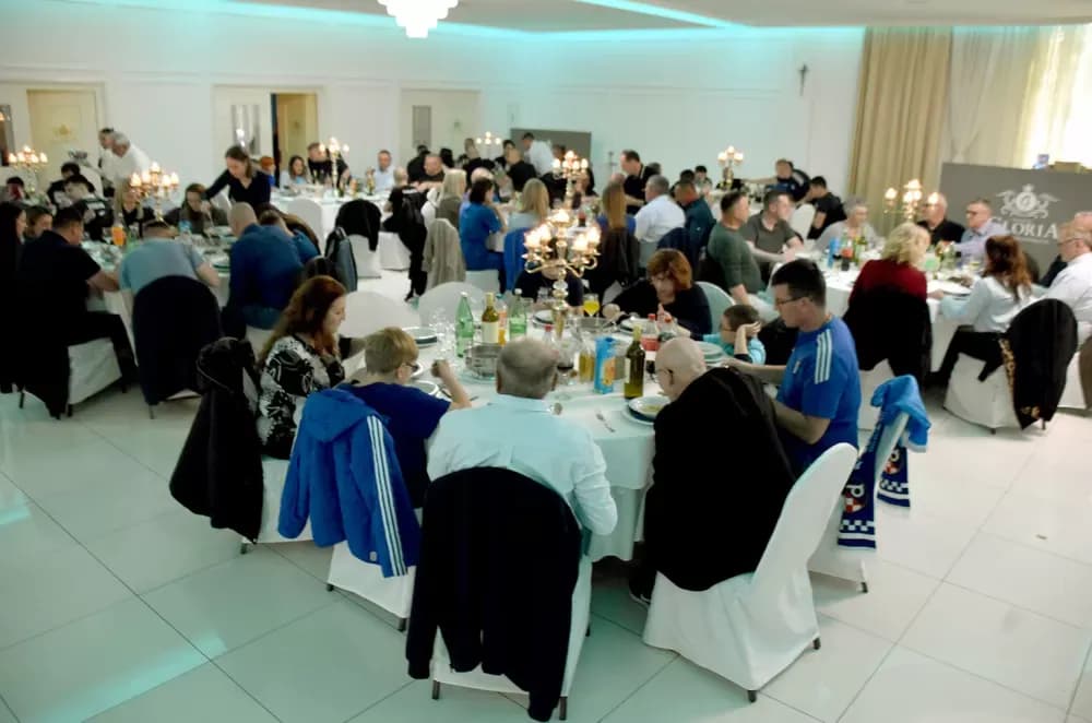 Plava noć uz navijačke uspješnice razveselila stotine Dinamovaca