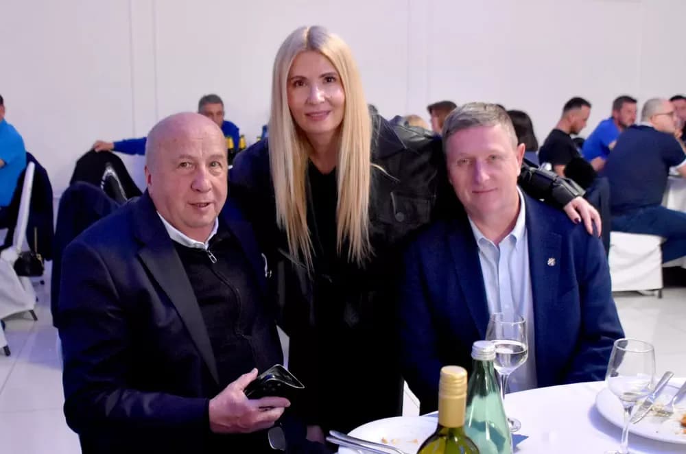 Plava noć uz navijačke uspješnice razveselila stotine Dinamovaca