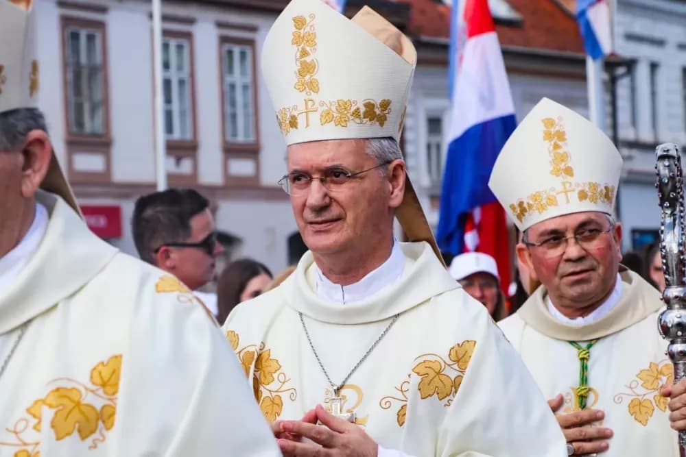 Središnje euharistijsko slavlje Susreta hrvatske katoličke mladeži u Požegi