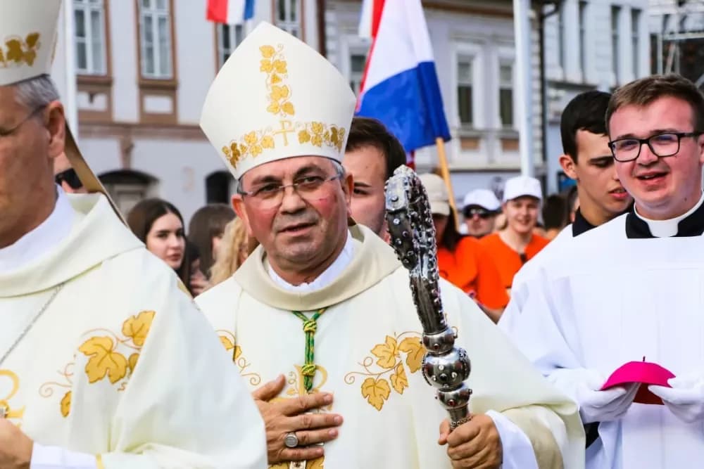 Središnje euharistijsko slavlje Susreta hrvatske katoličke mladeži u Požegi