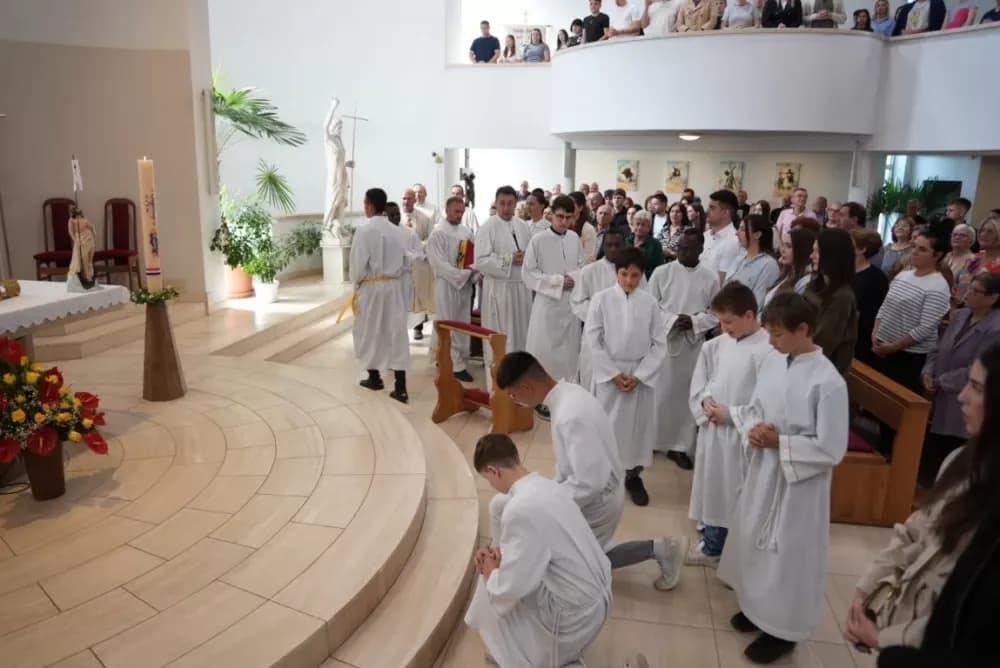Vidovci ugostili hodočasnike iz Austije i Osijeka: Zajedništvo mladih na euharistijskom slavlju
