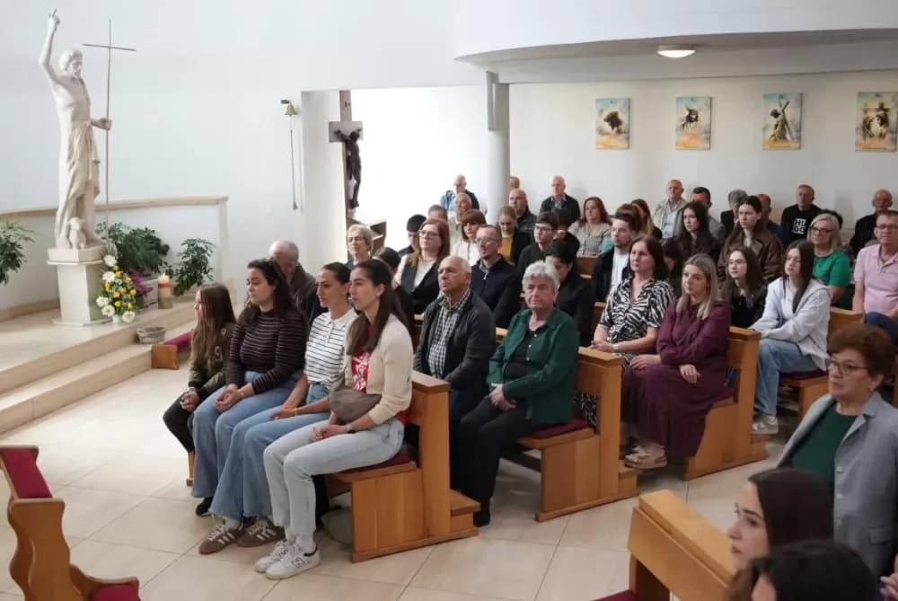 Vidovci ugostili hodočasnike iz Austije i Osijeka: Zajedništvo mladih na euharistijskom slavlju