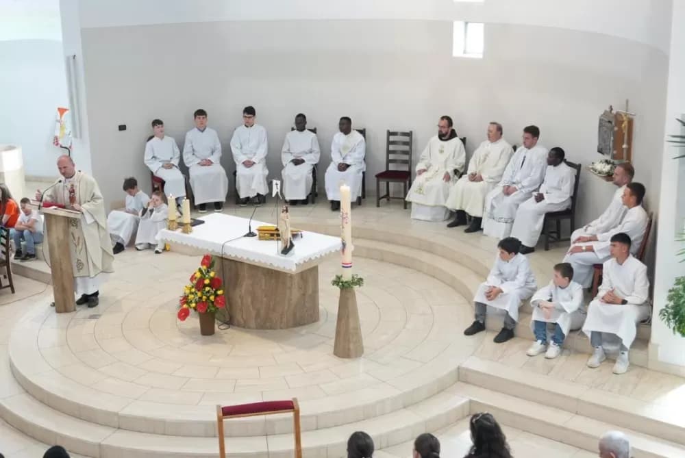 Vidovci ugostili hodočasnike iz Austije i Osijeka: Zajedništvo mladih na euharistijskom slavlju